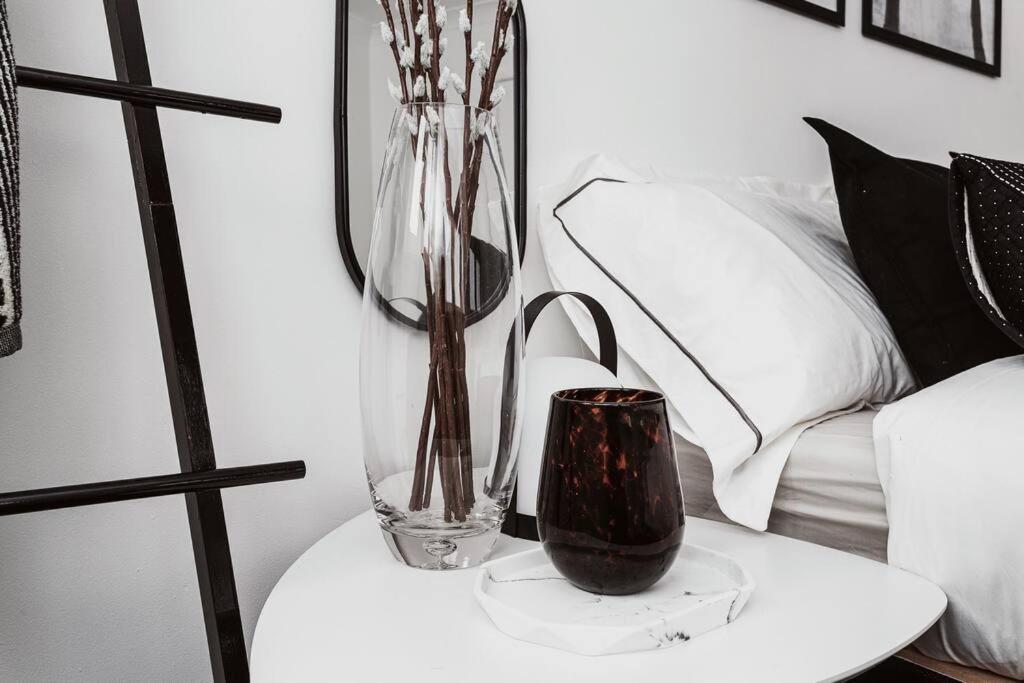 The Minimalist - Entire 1 Bed Flat Near Gunwharf Quays, Ground Floor Flat Private Entrance Appartement